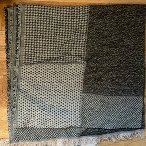 Madewell grey pattern blanket scarf
